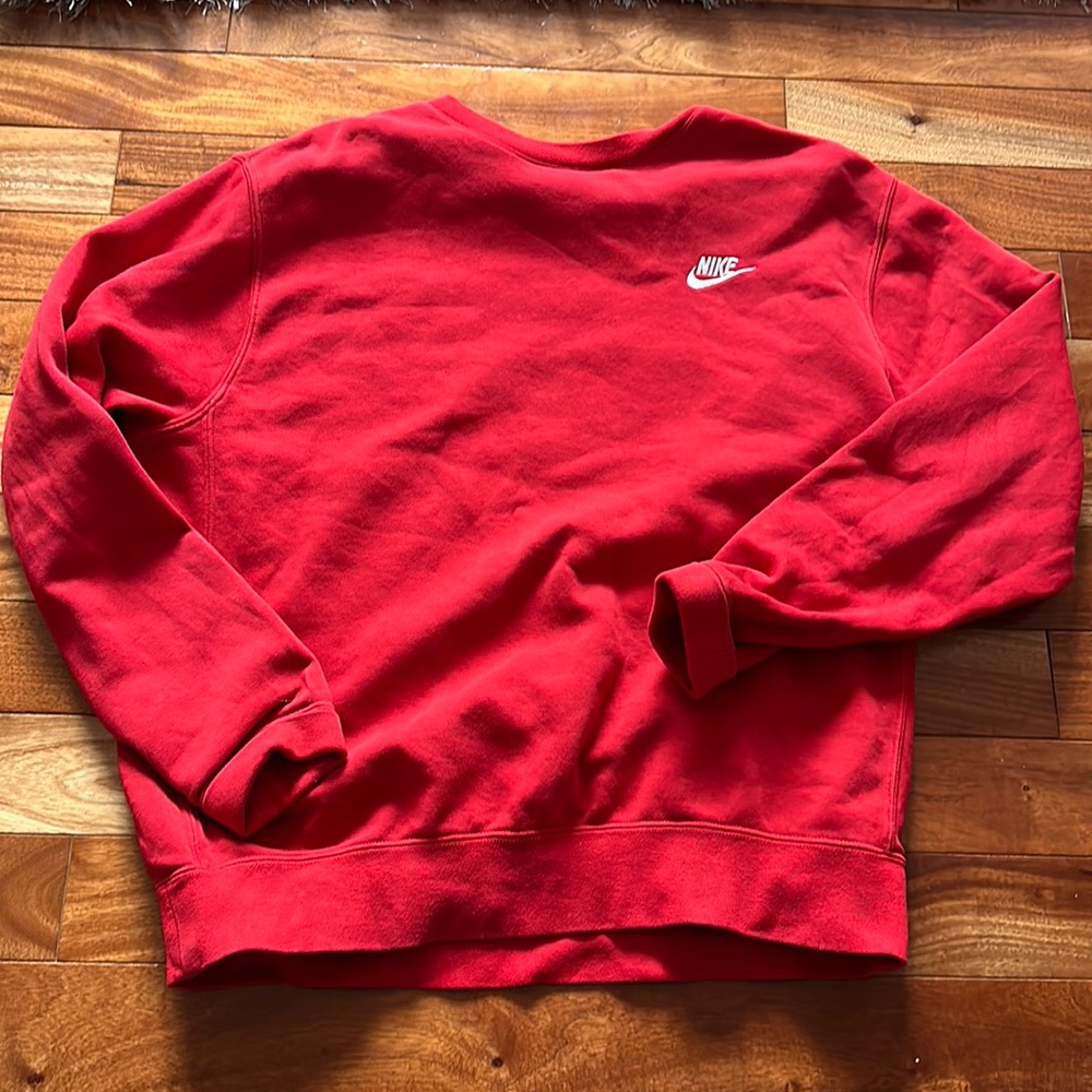 red nike crew neck size medium
